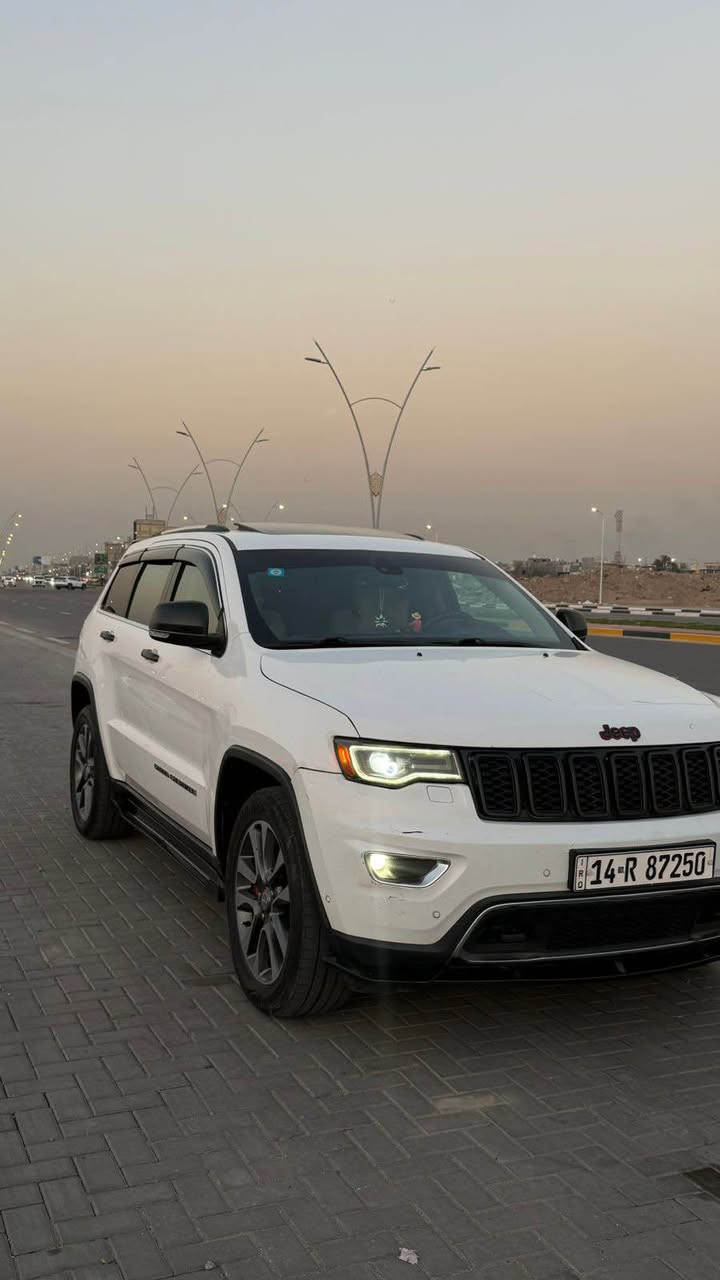 السلام عليكم جيب كراند شيروكي grand cheeokee  موديل 2018 خليجي سياره مكفوله كفاله عامه من كل نواحي سياره جديده احله من صور كلين تايتل كفاله عامه مواصفات الثلاثه شاشات جدید سیارة
رقم 📞***********
مواصفات سياره   limited pals الثلاثه شاشات
دفع رباعي 4*4
كشنات امامي كهربائي 
كشنات تدفئه و تبريد 
كشن خزن ميوري وضعيات قياده
كشنات خلفي تدفئة 
ناقل حركه 8نمر 
تدفئة استيرن
شاشه كبيره +كامره خلفي دواره
كشنات جلد 
داخل ملكي vip
شفتات استيرن
اشاير بل مراء
مرايه شفط
ويل 20 بلادي
سكف بانوراما فتحتين بل سكف على طولها
شاشه كبيره نفيكيشن مع Gps
لايتات زينون دواره مع استيرن
كشافات ضباب برجكتور زينون+ زراكات امامي للايتات
لايت كامل زينون مع ليد نهاري
تشغيل عن بعد 
صندوق كهرباي شفط
حساس امامي + حساس خلفي
مرايات متحسسه للضوءالعالي
بريك اوتو عند الرجوع الى خلف
نظام تشغيل اطفاء اتوماتيكي 
يعني (Auto start system)
نظام بريك اوتوماتيكي (Auto break system)
يدات نيكل 
محرك 3600
بعد مواصفات سياره واحد على واحد فول فول فول سياره رقم بصرة الرقم الجديد هزة وسنوية جديدة كله جديد بسمي تحويل مباشر  مابي دينار مصرف احله من صور مكان سياره البصرة
سيارة عليه تعديل مصروف عليه كلش هواي 
كار بلي الأصلي شادله
داش كام تصوير امامي خلفي تسجيل كامرة للسيارة. فايبر كاربون اسود بلاك لماع لليدات والمرايه الجانبية. كذالك الشباك الامامي فايبر كاربون بلاك اسود.  لحية اماميه واجنحه خلفية. مع دوسات جانبيه عند النزول. فجوج لون احمر حراري
  شراي يخابر *********** البصرة, العراق
