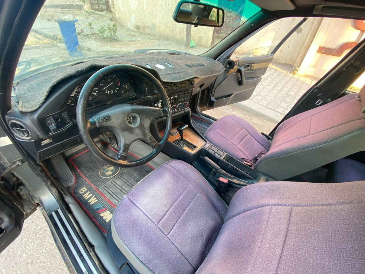 سلام عليكم 525BMW   البيع موديل 91 مكينه محور vvt  كير ومكينه شرط مكفولات سياره رقم نكليزي تحويل ثاني يوم بها صبغ ومعجون قليل تخم تاير جديد كهربيات كله شغاله سياره جاهزه مانفصها شي سعر 35 وبها مجال قليل مكاني حله مركز ***********
