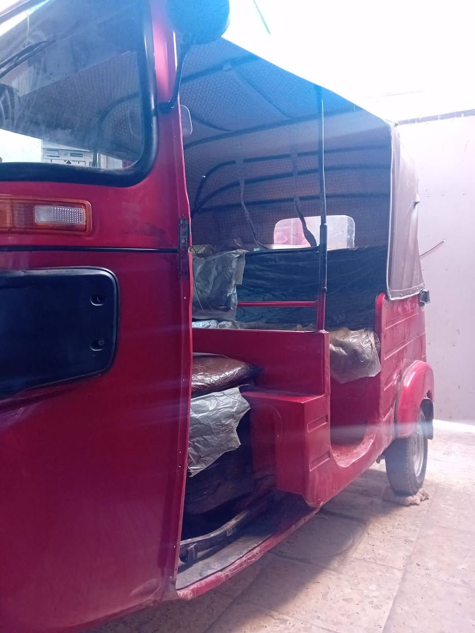 سلام عليكم تكتك البيع موديل 18مجفته جديد رقم واسط بسمي مكاني بغداد ابيعلك طافيه ضفيره خلفيه جديده السعر 4600وبيهه ***********
