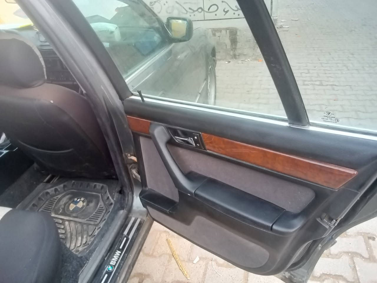 السلام عليكم بي ام للبيع موديل 92 كير مكينه نظيف تبريد شغال صدر نضيف مصبوغه جماليه السعر 45 رقم الموبايل ***********
