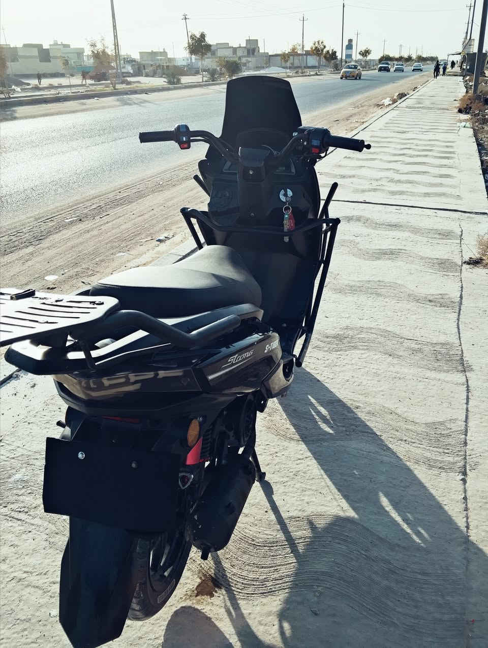 سلام عليكم ورحمة الله وبركاته دراجه رمبه جديده ماشيه الفين وسبعميه دراجه وكاله ونضيفه بشكل كلها شغاله سلف هندر كامله مكمله 
(للبيع) 
للتواصل خاص 
او 
عل رقم لهاتف. ***********
