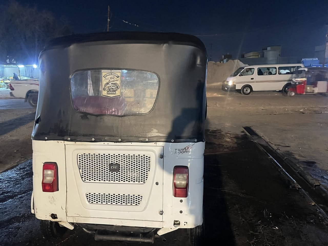 السلام عليكم تكتك مديل 2022 المكينة باجاج  خير من الله 
ضربة بس باللغد نضيفة 
ارقام كاملة باقي بس الاستلام  
سعرها 7,500,000 سبعة و نص وبيها مجال للطيبين
المكان بغداد الزعفرانية أربع شوارع
الرقم ***********
