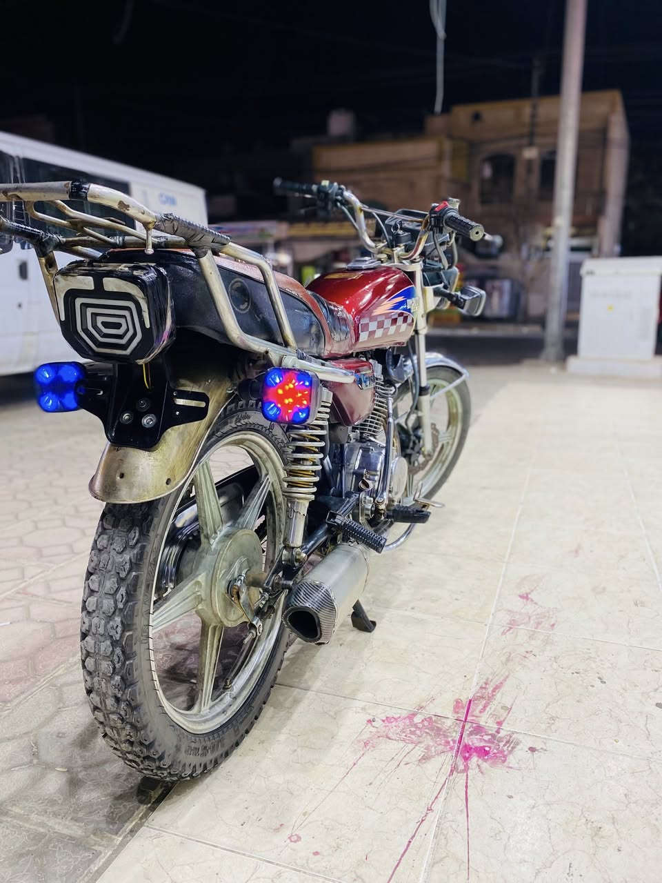 للبيع متور : بارت دوكر 
محرك طلقة كهربايات شغال أوراق منفيس موجود 
سعر 330 الف وفي مجال رقم *********** فيه واتساب
