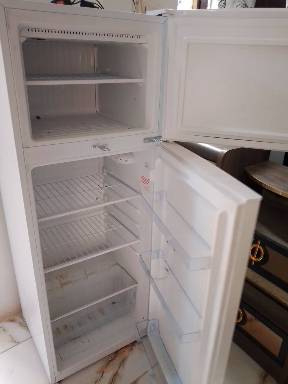 ثلاجه 9 قدم جديده ستعمال شهرين فقط لون ابيض السعر 200 وبيها مجال مكاني بابل للاستفسار الاتصال على الرقم ‏‪***********‬‏
