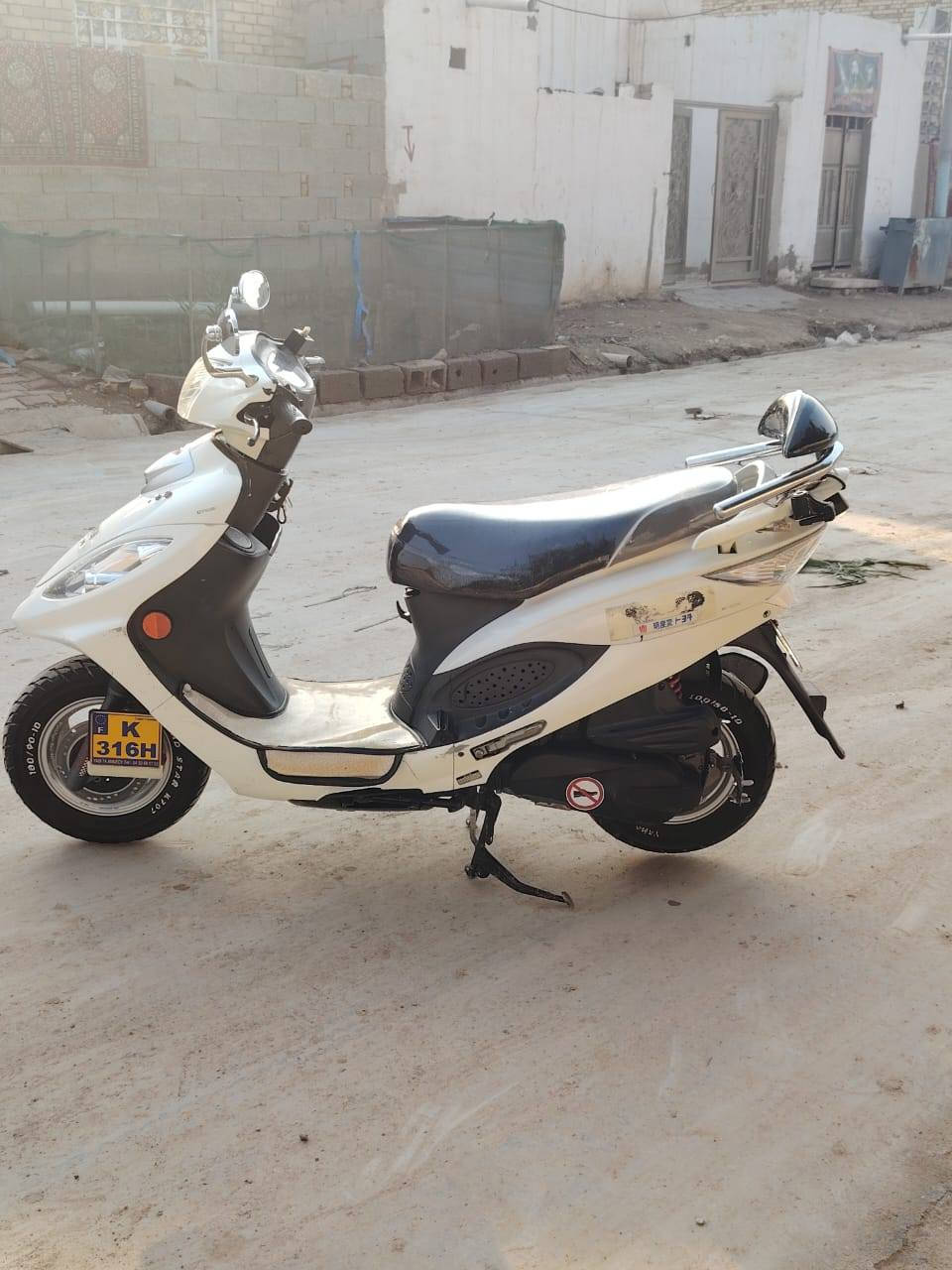 سلام عليكم دراجة كامكو v2للبيع مديل 17مكفولة هية او لافتاتهة دراجة ما مفتوح برغي سعر 1400رقم التلفون ***********او بي واتساب
