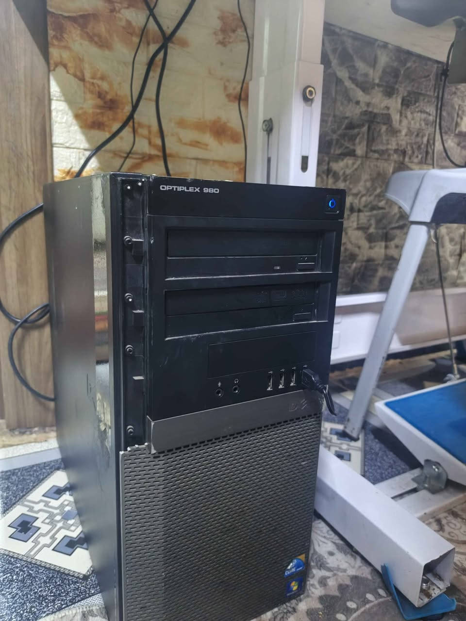 السلام عليكم متوفر حاسبة للبيع ويندوز 7 windows 
هارد 500 hdd حجم الشاشة 17 بوصة منصب عليها جميع برامج الأوفيس وبرامج ال pdf وبرامج التواصل الاجتماعي فيسبوك انستقرام تيك توك واتساب وتدعم الطباعة وبعض الالعاب مثل لعبة كاونتر سترايك ولعبة GTA سان اندرياس وغيرها حاسبة مستعملة بنضافة 90% بسعر مناسب 129 الف كركوك_أسرة_مفقودين *********** كركوك, العراق
