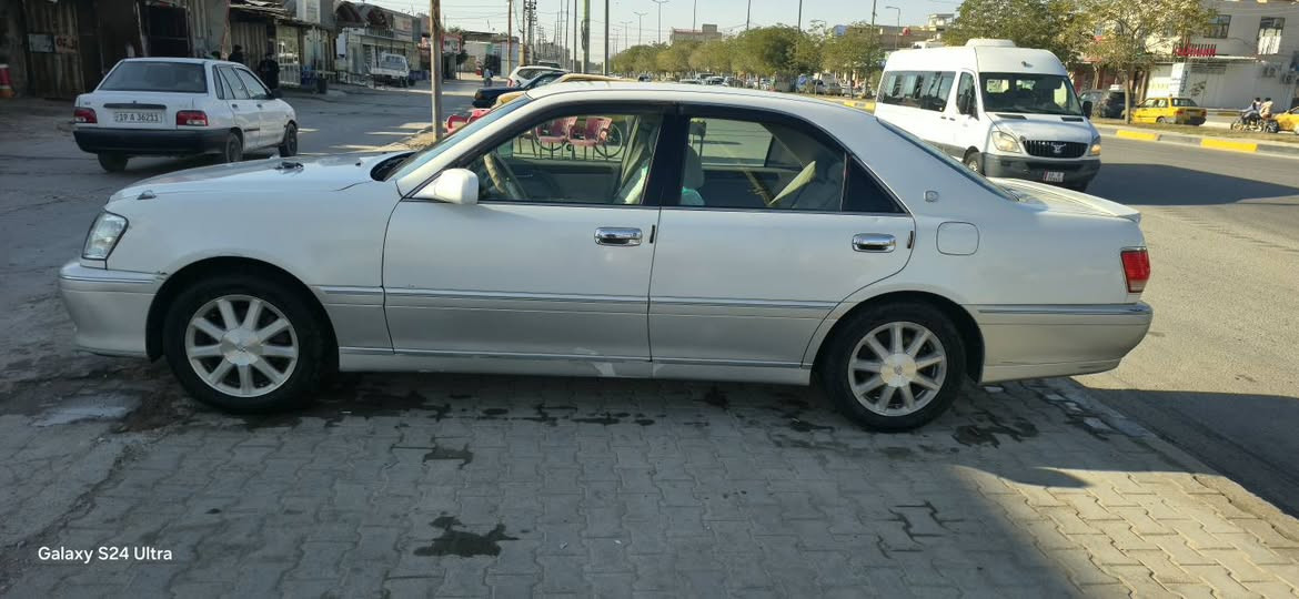 للبيع
موديل ٢٠٠٢
رقم كركوك دولي
اربع دكم 
كرستال اصل 
تبريد قطعتين
بردة خلفية
محرك دي فور الجبير
كشنات كلهن كهربائيات
ثلاجة خلفية
سيارة مكفولة من الكص ونقل جثة والاصوليات
السيارة بسمي مداور ثاني يوم باي مكان يعجبك
بيها طخات بسيطة بالجاملغات الامامية
السعر 140 وبيها مجال
***********
