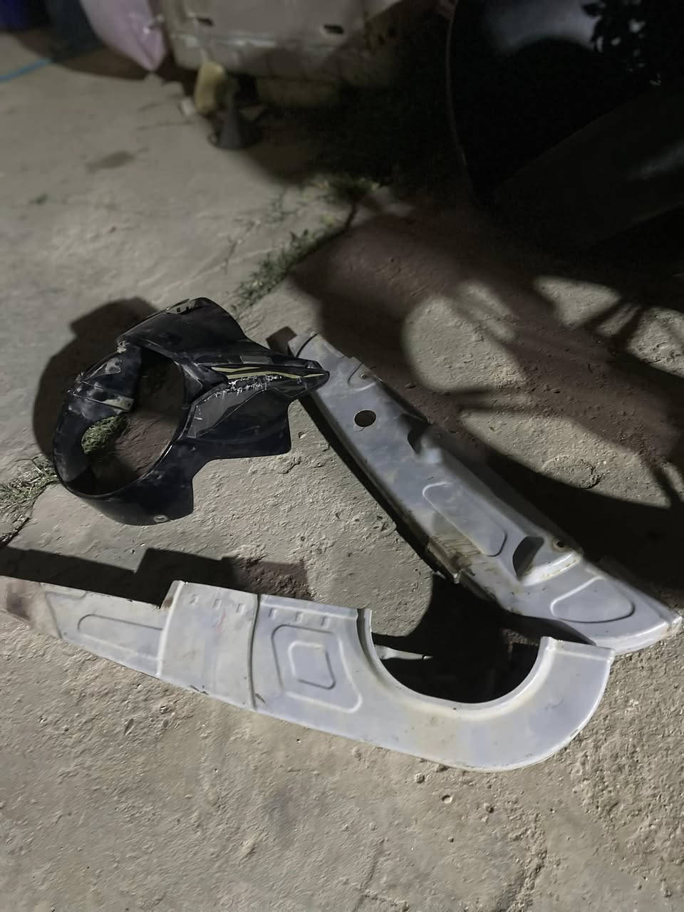 سلام عليكم السعر ٦٥٠ فقط اصولي اقره منشور كامل دراجه TVS هنديه للبيع الدراجه اوراق كامله واصوليه وكمرك مدفوع بس تروح ترقم الدراجه شوفت عينكم مويل 2018 استخدام شخصي مكينه مامفتوحه ابد شلعه كلش قويه يحتاجلها بعض ترتيب لئن جانت متروكه بس هسه على وضعها تشتغل من اول هندر وشلعه ومعدل ماتوكفك مكينه ماكايمه بس دهن صارله مده طويله بداخلها وبدلته وشغلتها كامت ادخن وكطعت وبعدين رجعت اتدخن ماتوقع كايمه لئن صوتها كلش ناعم وشلعه ومعدل انته شوفت عينك تايرات جدد دراجه  نضيفه سعرها بلاش ب٦٥٠الف وبيها مجال حك جيه   رقمي *********** وتساب مكاني بغداد العامريه وصورها كامله وكلشي موضح يمك بالصور والفديو وتحياتي
