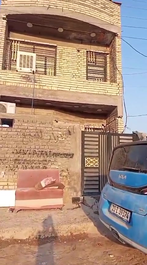 مرحبا بيت للبيع.   صاله مع مطبخ معزول  يحتوي ع ٣ غرف نوم وحده جوه وثنين فوك مع صحيات ثنين مع  مرافق خارجي 

التواصل ع هاذ الرقم 
***********
