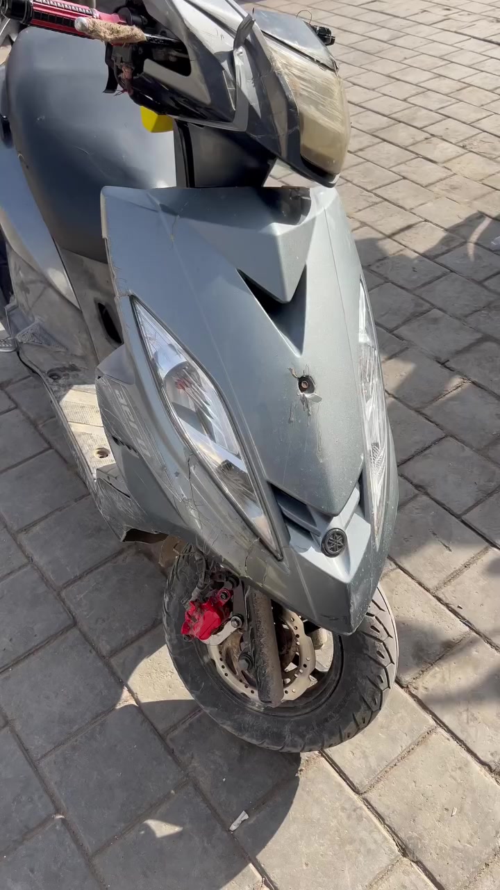 السلام عليكم جي تي آر للبيع دراجه كفاله عامه خير من الله وين متريد شغل وطلع سلف شوكت متريد 
مكاني بغداد المدينه 
كفرها الأصلي رصاصي بس نكسر وضميته جبت لون احمر دراجه كلشي شغال شلعه ومعدل رايدها ٨٥٠وبيها مجال حك الجيه 
للتواصل ***********واتساب 
للتواصل رصيد ***********
متوازي عل بيعه إذا بنكسر تراوس
