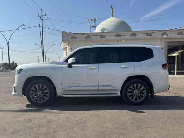 للبيع لاندكروز  2023 بريم مكفوله GXR لمتدد فول مواصفات تون تيربو ماشيه 67000 رقم اربيل باسمي السياره مضلل بيها ترخيص السياره جديده بمعنى الكلمه السعر 70000$بيها  مجال للشراي الأتصال ع الرقم ***********
***********
