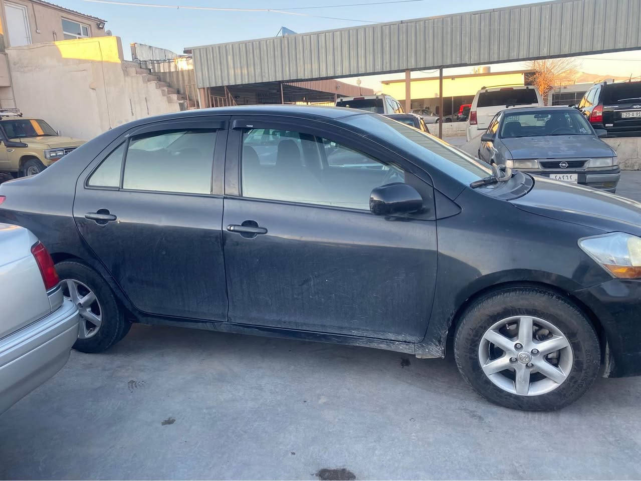 یارس ئۆتۆماتیک رەشی قەتران ویل کەپ بلاجکتۆر٥ کەلە تاک گێج مەکینە بجوک بەنزین زۆر کەم دەخوات و زۆر بەهەلمەتە سەیارەکە تەنها١٤٩هەزاری حقیقی رۆشتوە
٤پارجەی بۆیاخە بی دەعم گیرومەکینە بەشەرتە 
پیشو دوای قرجیشی نیە کەپس کەپسە
سعری ٧٦مەجال 
*********** السليمانية, العراق
