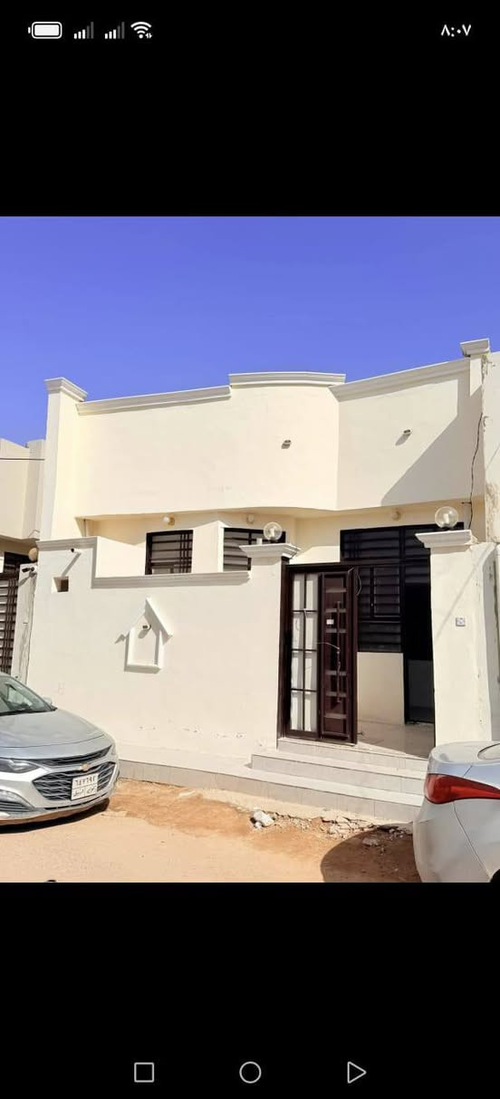 بيت البيع مساحه ١١٠ متر غرفتين نوم وصاله ومطبخ وصحيات وستقبال العنوان حي ميسان شارع زوار زراعي قرب سواق الميالي 
بناء جديد السعر ٤٦ بي مجال بي مجال
معلومات اكثر اتصل ع رقم او مراسله واتساب 
***********
