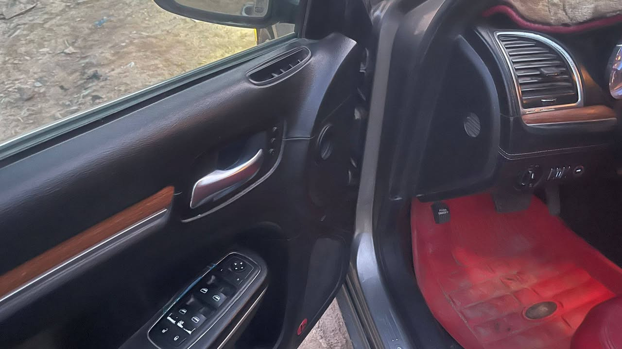 السلام عليكم أوباما موديل 14اصل  بسمي فول مواصفات للأخير عدى البانوراما بدون ايرباك بيها مكانات صبغ بلاتينيوم تفاصيل اكثر اتصل عل رقم ***********
