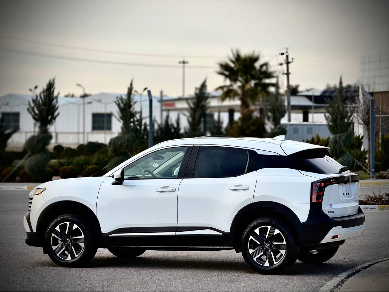 بسم الله الرحمان الرحيم
               nissan kicks 2025
                                 SR
 نيسان كيكس ٢٠٢٥ SR
٤ بستون بێ تۆربۆ 2.0
مواصه فات Awd .. كاميرا.. رادار ٣٦٠ .. بەصمە 
پانۆراما.. کوشن هیتەر .. شاشە گەورە
بێ بۆیاخ .. بێ دەعم .. ئێرباک .. بەس سوکان سیستەمە
٥٠٠٠ ميل ڕۆيشتوە 
نرخ// ١٧٧ وەرەقە هەرزانترین نرخ 
شوێن// سلیمانی
ژمارە کاتی ٣ مانگی لەگەڵە
بۆ زانیاری زیاتر پەیوەندی بکە 
***********
***********
«»«»«»«»«»«»«»««»«»«»«»«»«»«»«»«»«»
                            نيسان كيكس ٢٠٢٥ SR
٤ سلندر تنفس طبيعى 2.0
المواصفات // فور ويل .. كاميرا.. رادار ٣٦٠ .. بصمه 
بانوراما.. کوشن هیتەر .. تشغیل عن بعد..شاشە کبير
بدون صبغ .. بدون حادث ..  ارباك بس ستیرن سیستم 
٥٠٠٠ ميل ماشية 
السعر// ١٧٧ ورقه ارخص سعر 
المكان// السليمانية
رقم كاتى . ٣ شهر ويا على مود ترقيم الشمالية 
هذا رقم على استسفار 
***********
*********** السليمانية, العراق
