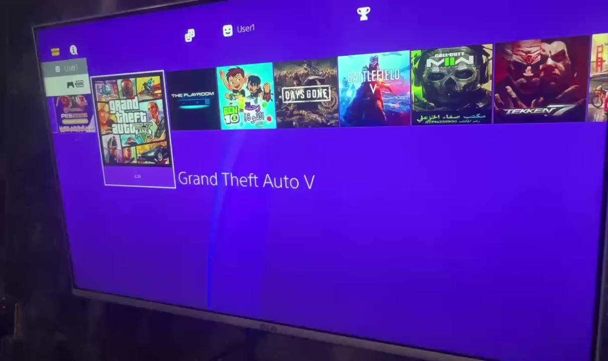 سلام عليكم عندي بلاي 4  بي العاب 20 لعبه يكون ذاكرا 1تيرا يكون نضام 11مهكر  رقم لاستفسار***********
