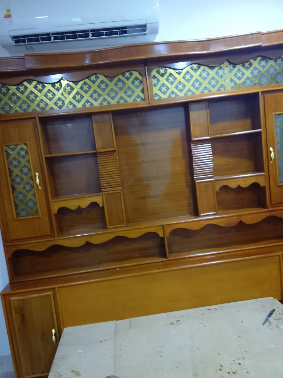 سلام عليكم يوجد غرفه خشاب صاج البيع السعر 750بيها مجال العنوان قضائه الرمانه الاستفسار علا هاذ الرقم ***********
