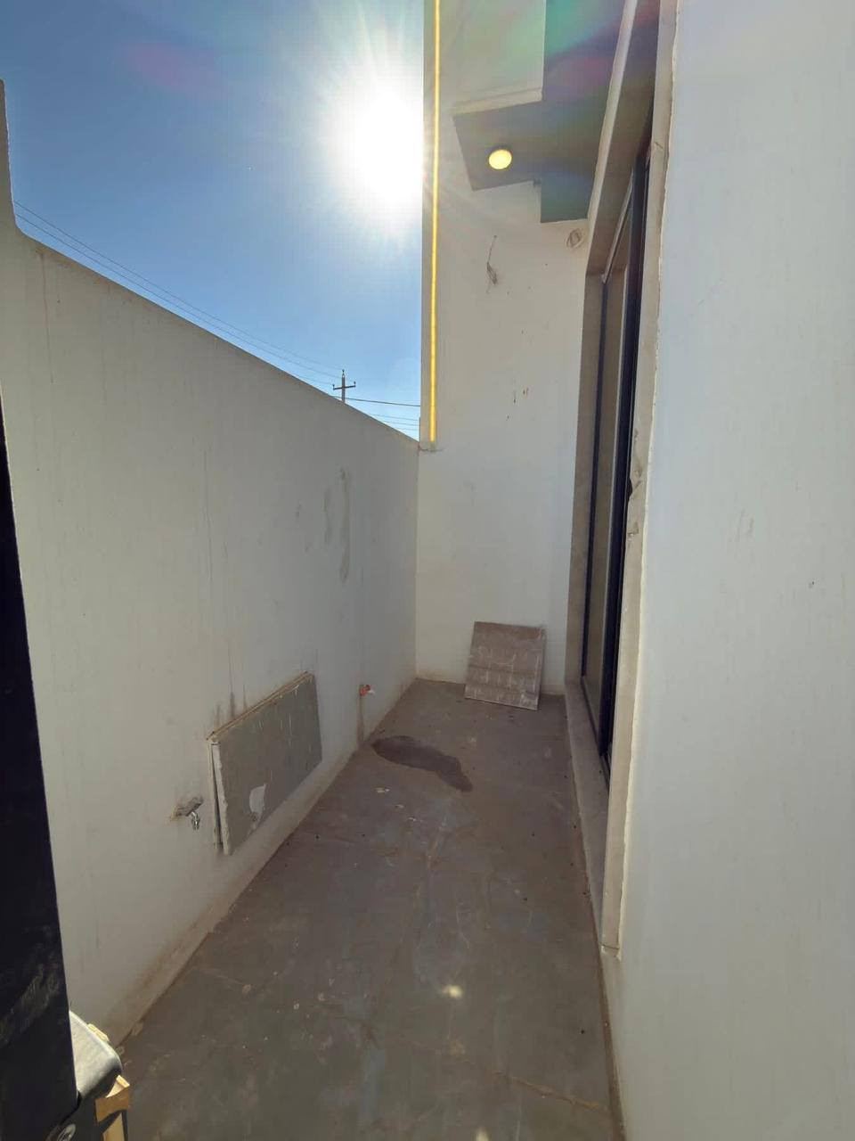 بيت ملكي 🏠 للبيع في البكر موقم مميز
بناء فول هندسي 2025 سند طابو الزهور 

مساحه البيت 100 متر واجها6متر

يحتوي البيت ع استقبال وهول وغرفه نوم 🛌 ومطبخ وصحيات ومناور وكراج سيارة 🚘 

طابق ثاني هول و 3غرف نوم 🛌 وصحيات ومناور وبلكون وبيتونه 

يحتوي البيت ع 

نظام كاميرات 🎥 

نظام غسالات 

نظام سبالت 

نظام دكتات 

نظام دشات 

للاستفسار عن سعر البيت الاتصال على

***********
