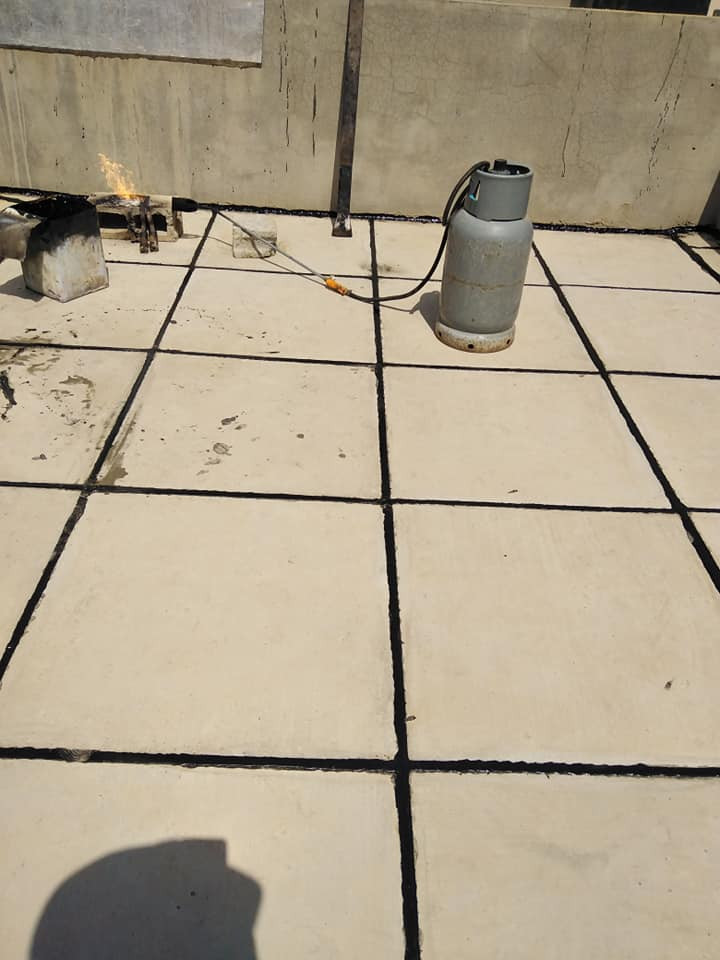 اسطة فخر دين لعمل الاشتايكر بكافه موصفاته الهندسيه من فلين ونايلون وزفت متر١١الف    واضافه وقلع ماستك متر٢٠٠ القديم وقلع الاشتايكر وعمل الايزوكام متر٥٠٠٠ وبضمان ٢٠ سنه  للإستفسار على الرقم *********** وتدللون باي وقت موجودين
