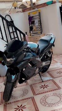 دراجة نارية • أوراق كاملة • صدمات جديدة