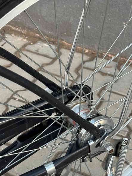 سلام عليكم بايسكل لل بيع جديد ونضيف استخدام قليل حجم 27 فرنسي ثلاث مكاين هوه وغراضه للأستفسار الاتصال على الرقم(***********) عنواني النجف راسلني خاص
