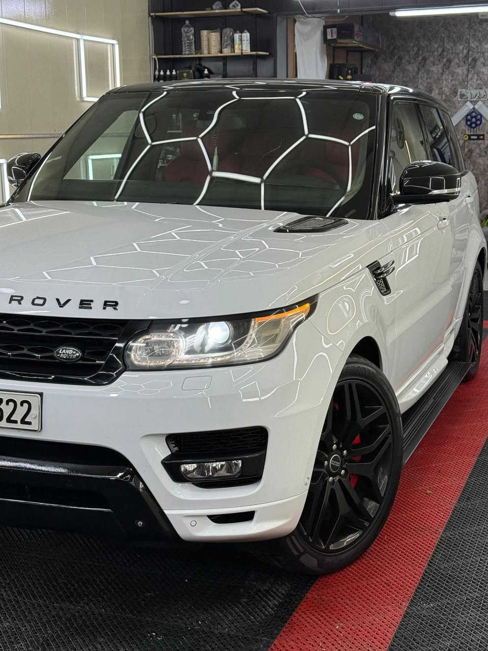 ⚔️RANGE ROVER - SPORT- AUTOBIOGRAPHY⚔️
السعر 26 الف 
📦رانج روفر سبورت دايناميك 2014🪬

وكالة شركة سردار  و مكفول كفالة عامة  

للاستفسار اتصل :- *********** 📞

مكان السيارة :- بغداد السيديه 
الموديل :- 2014 
اللون :- ابيض سقف اسود 
المحرك :- V8 بانزين سوبرجارج المرغوب 
العداد :- 100 الف حقيقي 

المواصفات فول فول 

:- بصمة :- بانوراما :- سقف كنتارا :- كاميرا 360 درجة :- رادار جانبي :- جكات  :- ابواب سحب :- صندوق جك :- دوسات كهرباء :- فور ويل 4✖️4 :- ستيرن تدفئة :- كشنات تدفئة + تبريد :- 3 شاشات :- كشنات جلد احمر :- كشنات الخلفية تدفئة :- لايتات زينون :- حساسات:- نظام صوت Meridian 
وبعد بيها المواصفات المعروفة 

السيارة جاهزة وبشرط من كل النواحي 

رقم سليمانية تحويل او وكالة
هزه جديده وتضليل وسنويه جديده
