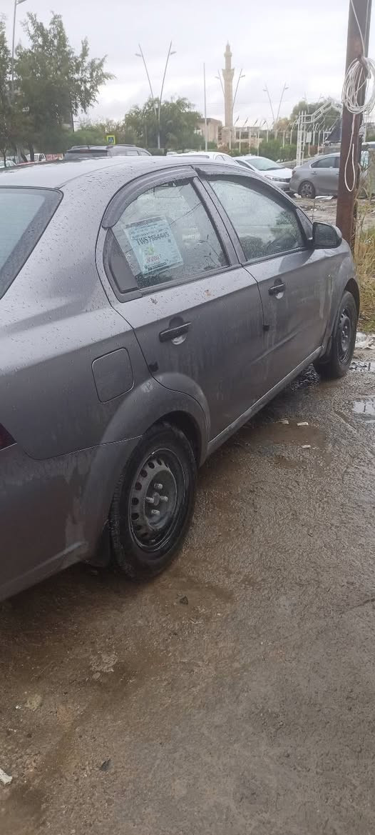 افيو 2009 كوري توماتيك جامات كهرب امريات كهرب تبريد تدفه هزه جديده رقم جديد كاربون بانزين 
محرك طخم نضيف بيها ملاحضات ع بارد سياره احلى من الصوره
السعر 72
