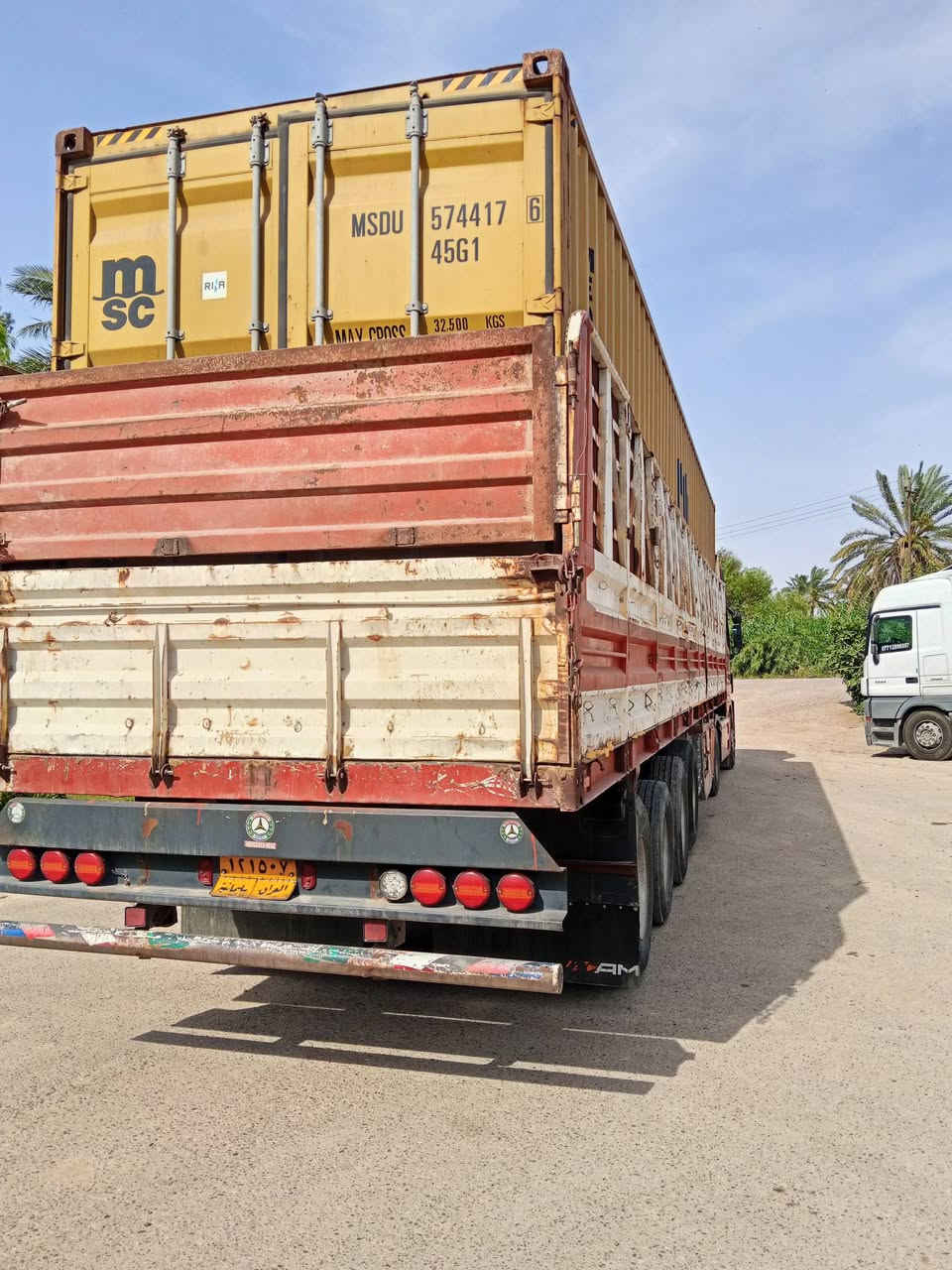 سلام عليكم عربانه حداديه للبيع طول 13 60رتفاع 175اربع محور صيني 14فصخ وربط أو بدون مكان بغداد المدائن ***********
