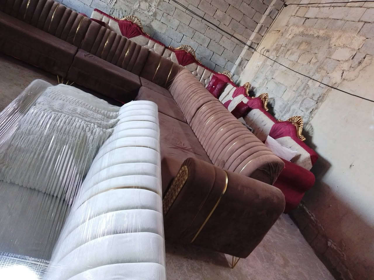 معرض ومزاد ام زهراء وشعندك نشتري ***********
