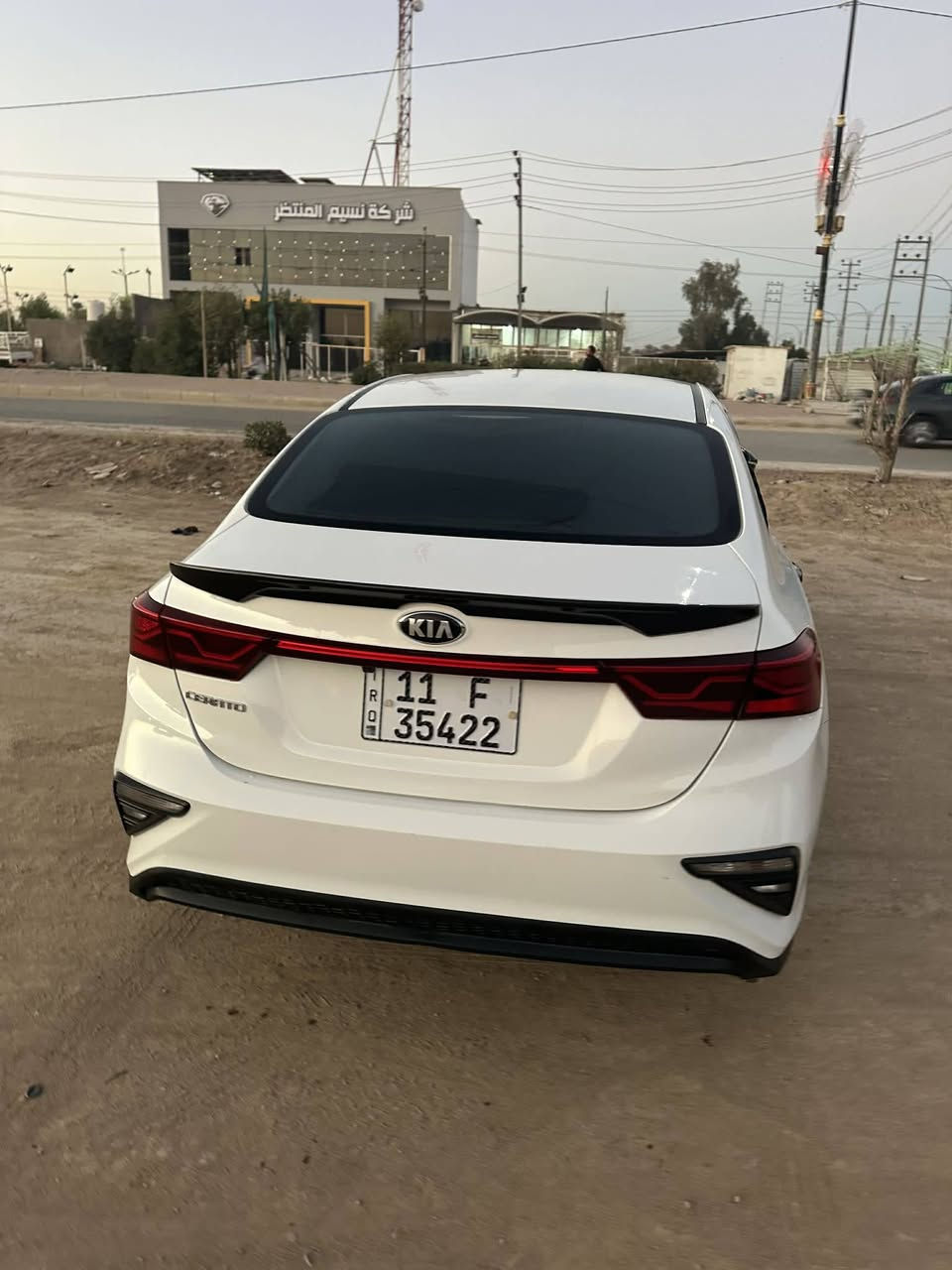 سلام عليكم كيا سيراتو موديل 19مواصفات سياره مري شفط تبريد قطعتين رقم بغداد بسمي ماشيه 70وقابل الزياده سياره مكفوله كفاله عامه صبغ وفتح مكان سياره سماوه رميثه بيع فقط ***********
