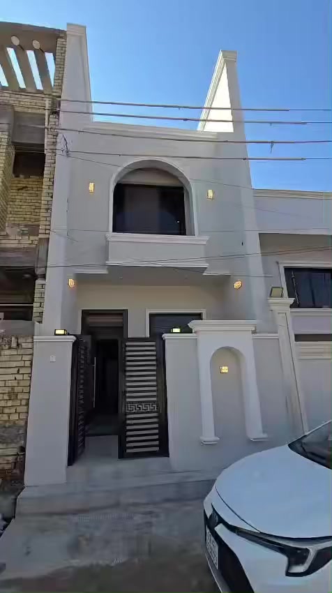 لكل من يبحث عن "اللمسة الفنية" في بيته القادم..
البيت مو بس جدران، هو راحة بال. هذا البيت تم تنفيذه بمواد إنشائية عالية الجودة وتصاميم تواكب سنة 2026.

أبرز المميزات:

• واجهة مودرن بإضاءة ليلية ساحرة.

• درج مرمر وتصميم داخلي واسع.

• حمامات متكاملة بأحدث الإكسسوارات.

📍 العنوان: (الدورة الشرطة)

للحجز والاستفسار: (***********)
