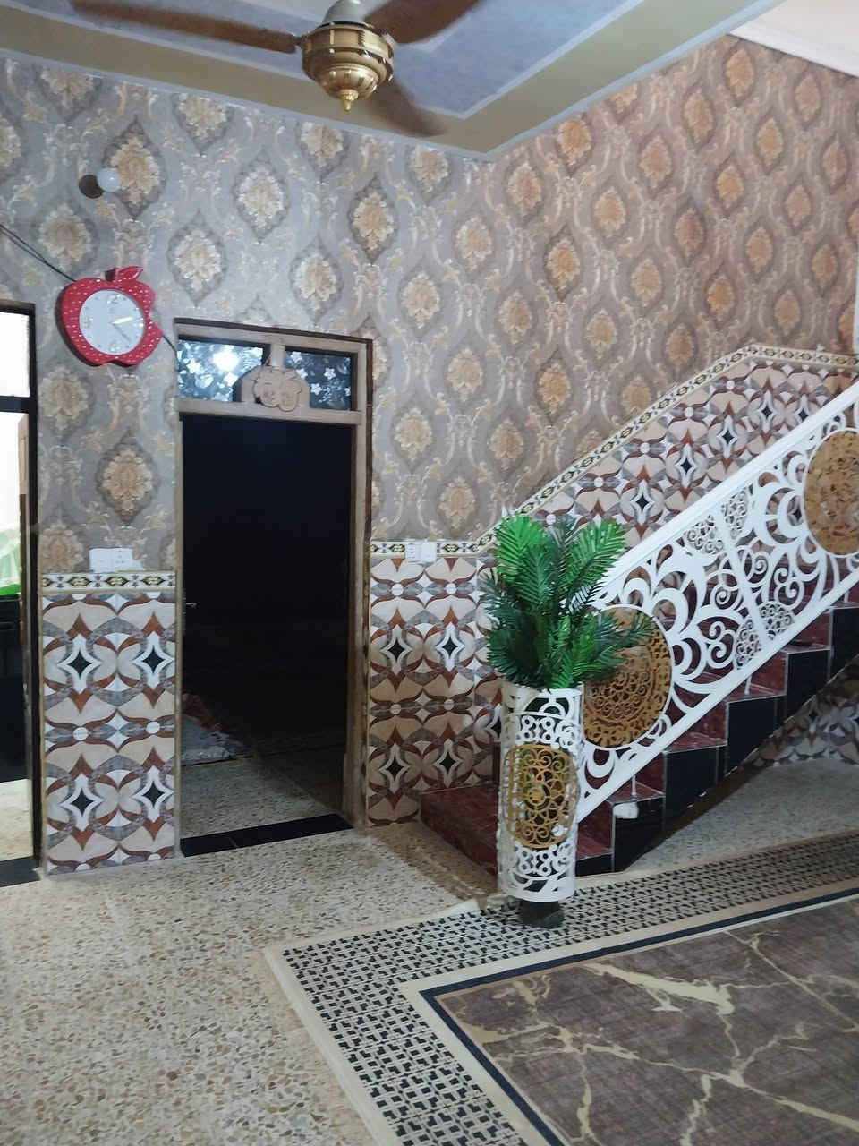((بسم الله الرحمن الرحيم))
🏡     🏘      🏚 

السلام وعليكم

#يوجد_بيت للبيع 

#العنوان  الفلوجة 
#في حي الجولان الثانيه

✅المساحة :  150م 
غرف عدد 1
استقبال 
صالة 
مناور 
مطبخ
صحيات  
  
                       #بناء 🧱 : طابق لاول طابوك  
      
     #شارع 🏞️⬆️⬆️ : 8م  

  #السعر_محدد_من_قبل_البائع 
           
        ⚖️⚖️   نوع الملك : طابو صرف زراعي  🏙 

            #السعر = 68 مليون  وبي مجال   

للاستفسار : ***********
***********.  

  #السعر_محدد_من_قبل_البائع

💯علماً البيت جاهز
