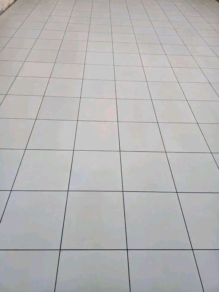 خلفه سيراميك من بغداد متفرق حاليا شغل درجه اولى ع المتر وبليوميه واتساب ***********
