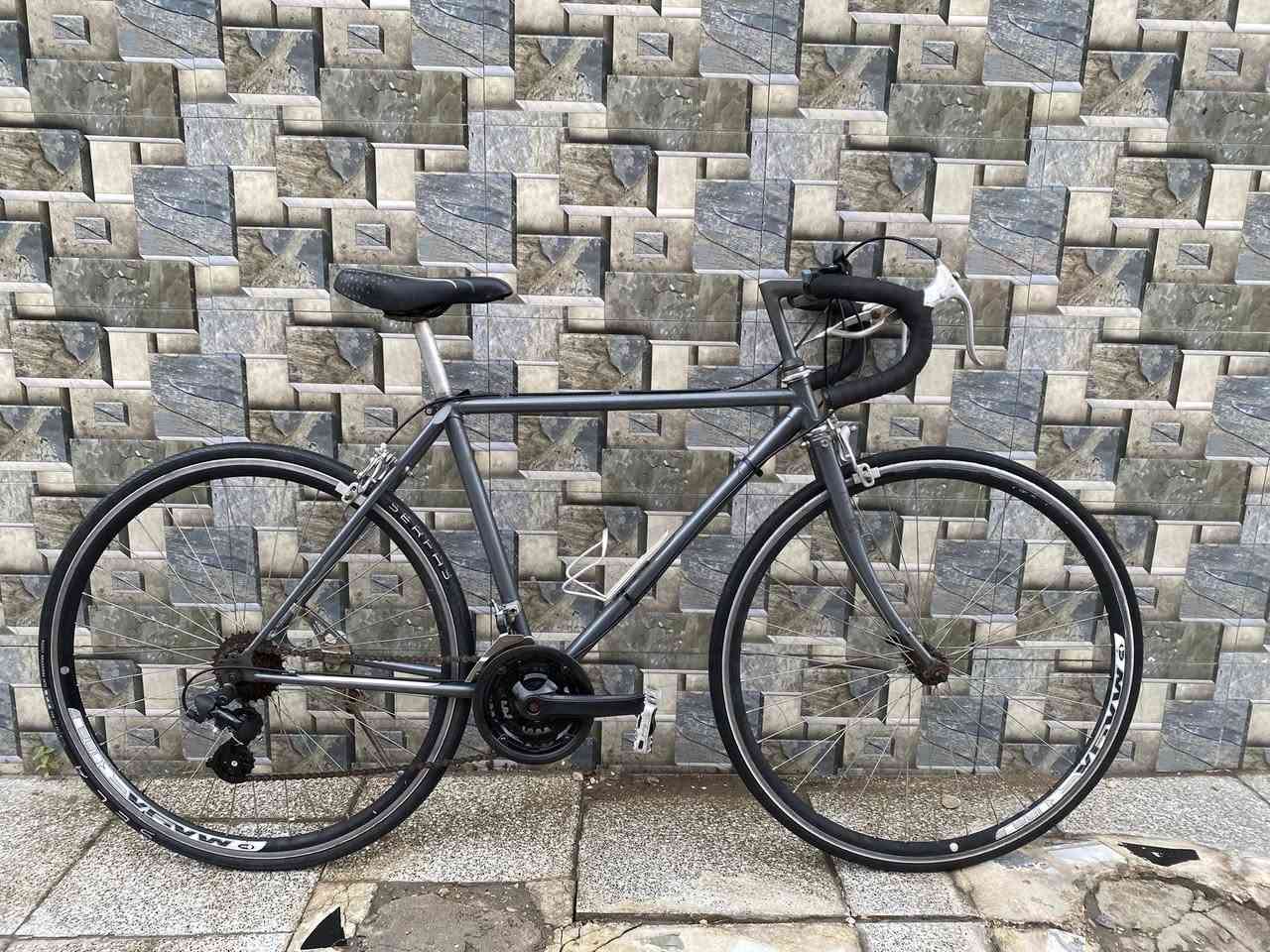 السلام عليكم🌹

للبيع فقط 

بايسكل c700 

رود 

خفيف جدا وسريع ✈

جاهز اي عطل مابي👍🏻

حجم C700 /28

عدد النمرات 7/3

وياله المنيوم طبقتين 

السعر 125

العنوان :🏭
بغداد الطالبية قرب كلية الادارة والاقتصاد 
 
نعتذر عن المراوس🚲

الرقم للتواصل /***********
