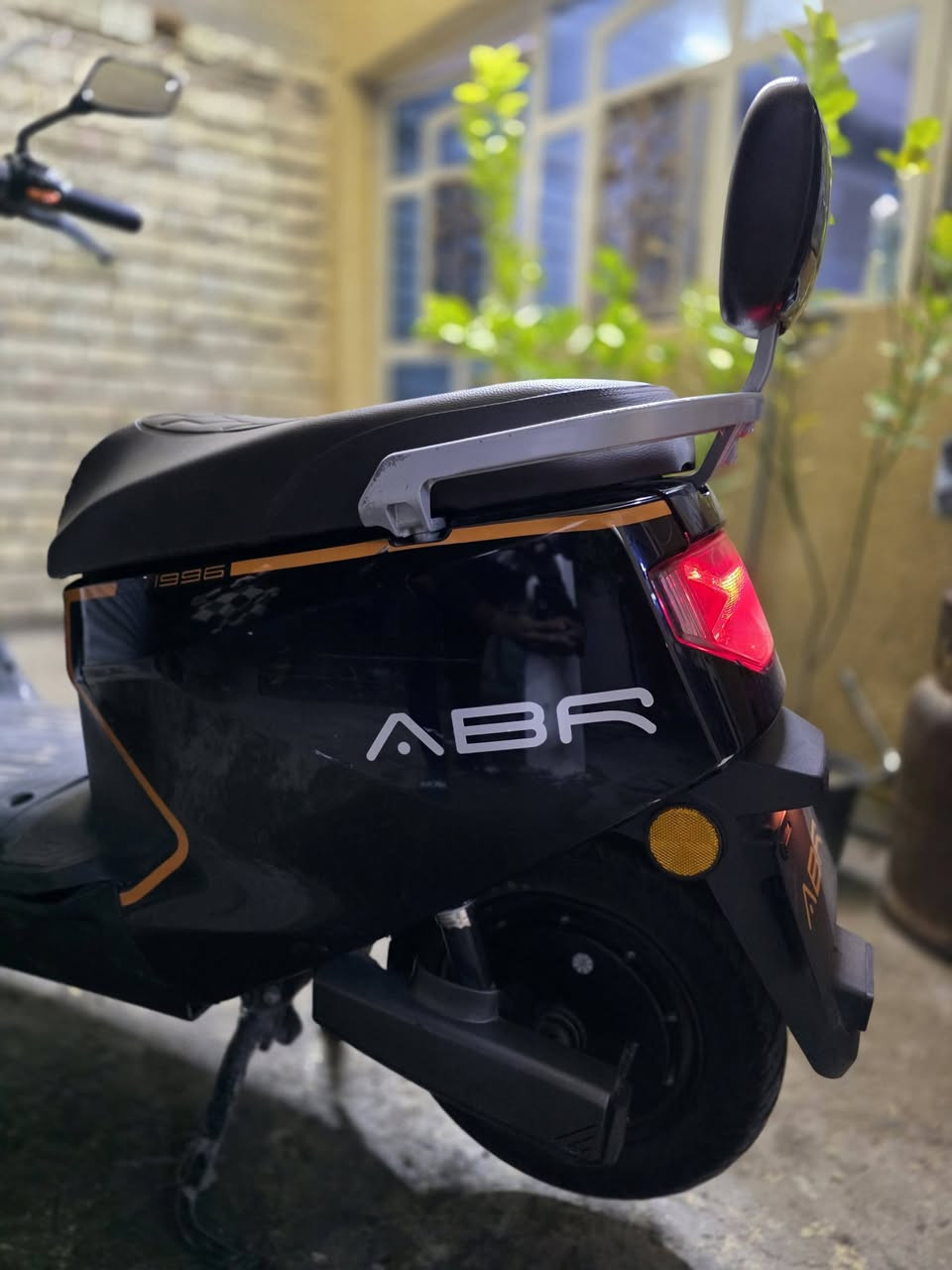 سلام عليكم شباب أقره كلشي قبل لا تتصل فدوة اروحلك
دراجه شحن موديل،2025 رانج 
نضافتها خيرمن الله  6بطاريات بحاله جيدا جدا كهربائيات كلها شغاله 
ما ناقصها برغي شتريتها قبل فتره من معرض بمليون وربع 1250
وهسه أريد أبيعها قيم بلي يرضي الله 
+ترهم مراوس هم شعندك نزل بل تعليق واني ادخلك خاص 
مكاني بغداد قرب جسر المثنى هـ***********
