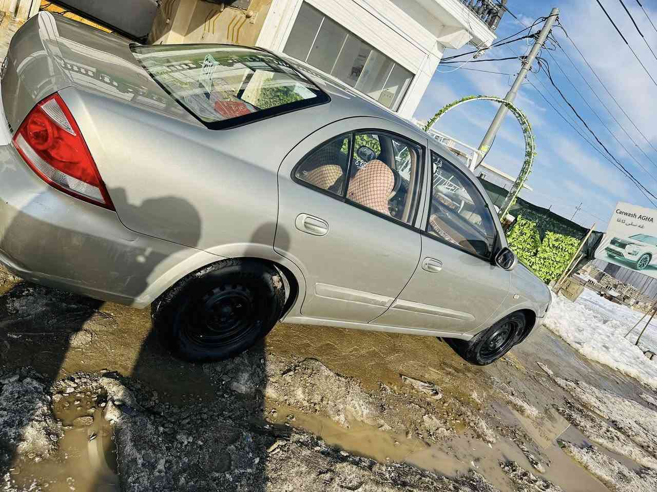 ئەم سەیارە بۆ فرۆش
مۆدیل:2010
چەمەلەقیکی  گۆراوە:بۆنیدەکەی لەسەر ساخی گۆراوە
شوین:پێنجوین
رەقەم:***********
