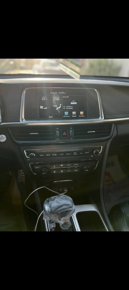 السلام عليكم اوبتما ،2017 اربيل باسمي سنويه جديده فول مواصفات للاخير بانوراما الخ..مكينه 2000 تيربو حادثها كدامكم وطلع بيها كلير 3 قطع من امريكا شرط ولا قطره معجون أو صبغ كلير فقط سياره حلوه وجاهزه ترايها يخبل السعر 120 وبيها مجال مكاني بغداد 
***********
