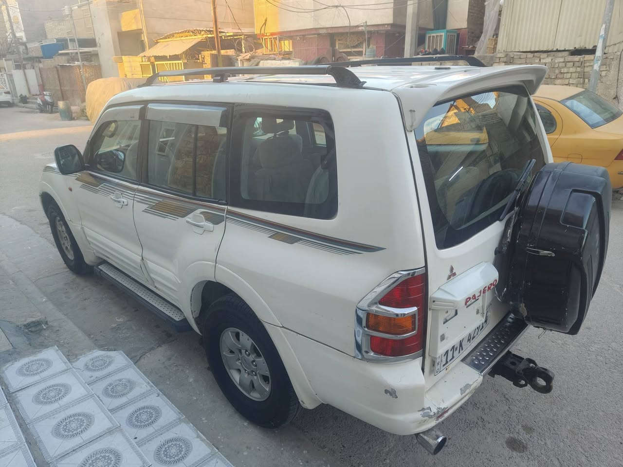 السلام عليكم باجيرو موديل 2001. 45 قفل     محرك 3000 بي خيط تبخير السياره مصبوغه عام بيها تجيه جهت اليمنه صدر جديد تخم تاير جديد لايتات بجم جديد غرفه جديده شاشه تاب كامره خلفيه تبريد 3 قطع شغال رقم بغداد دولي سنويه هزه جديده مكاني بغداد السيديه تقاطع درويش رقمي ***********
