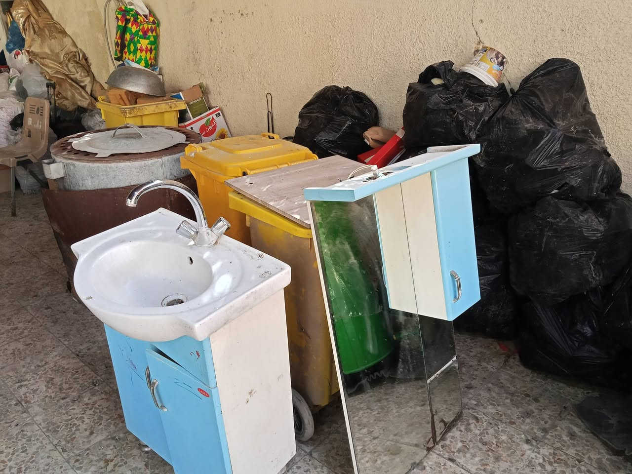 سلام عليكم ورحمه الله وبركاته
للبيع 
مغسله كامله تعال وشد فقط يراد اله تنظيف 
سعر 75 الف وبيها مجاال
الاستفسار الاتصال عل هذا رقم 
***********
