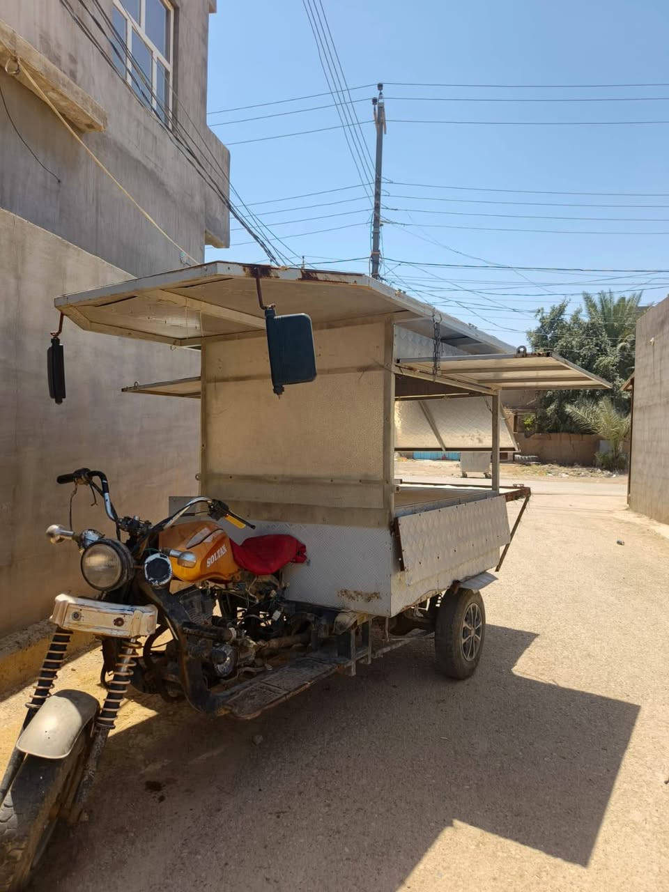 ستوته جاهزه على كل العيب بس قدام نازل ستوته جاهزه بيها اربع طبقات مطعم كامل احرك مقفول شاصيها مقفول بدون اوراق السعر 550 وبيها مجال للشراي اتصل على هذا الرقم ***********
