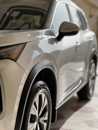 Nissan.rog موديل/2023 الصبغ : شي بسيط بالچاملغ الامامي الايسر بدون اي ...