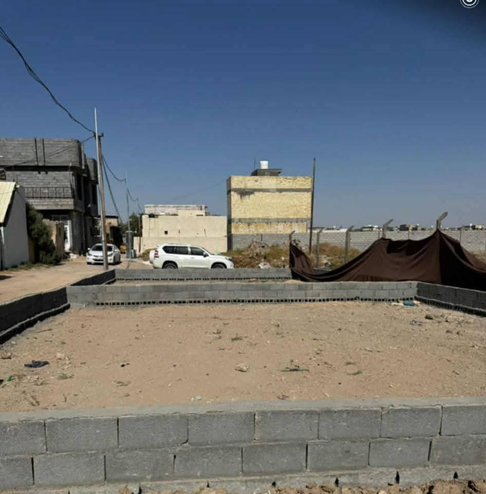 قطع 100 متر       و     قطع 50 متر            
قرب مدارس المحمديه شارع بغداد عامود ١٢ وتدخل عليها من شارع السيده نرجس السايدين
قريبات جدا تبعد ٢٠ متر عن شارع التبليط
مدفونه ومحدده كما موضح بالصوره 
طابو سند 25 تحويل مباشر 

السعر // 
 سعر ال 100 متر  50 مليون
 سعر ال 50 متر    25 مليون

*********** سيد حسن
