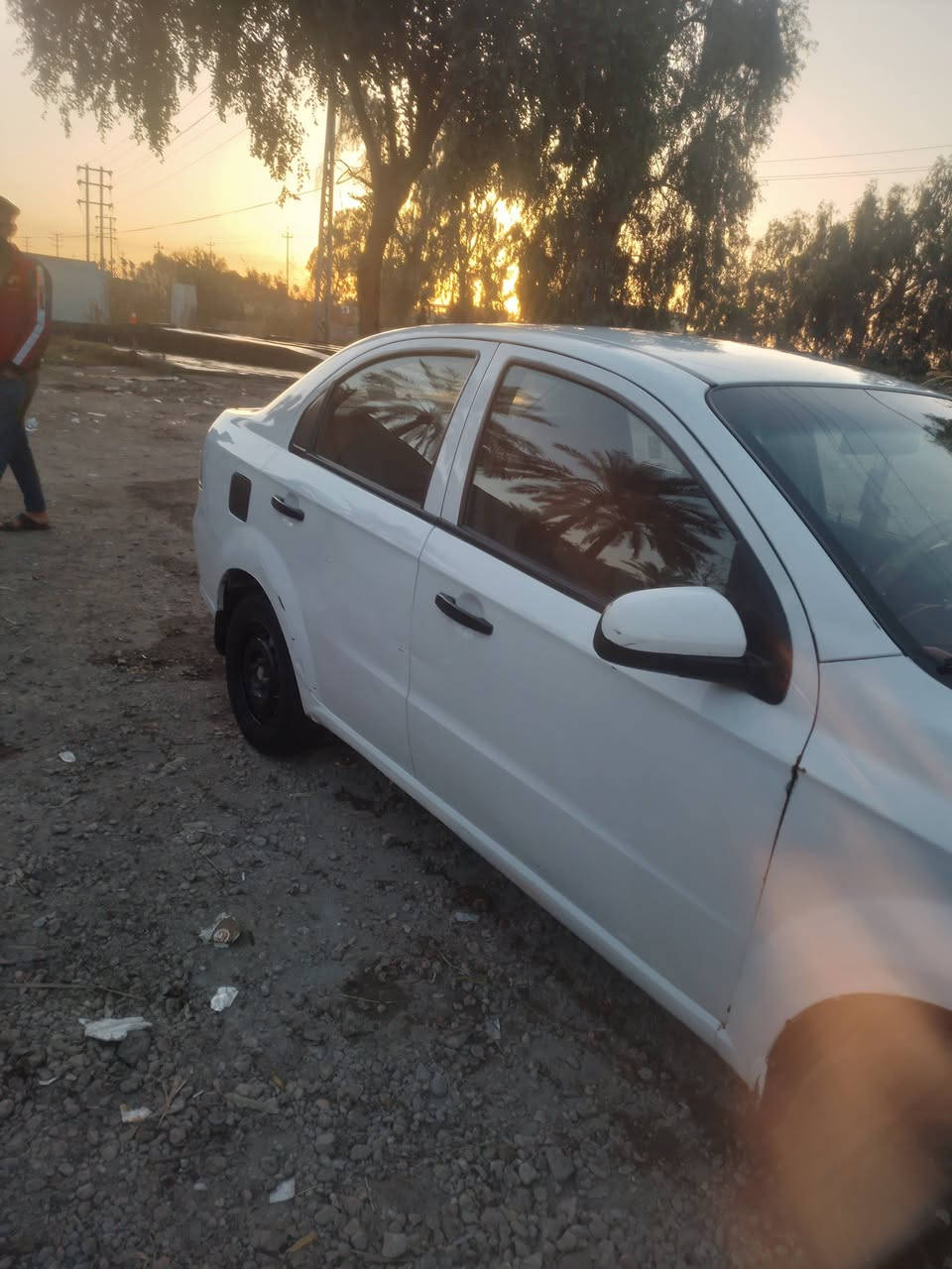 افيو ١١
بيه قطعتين باب وجاملغ 
بيه ضربه بسيطه بلباب خلفي 
رقم بغداد 
مكان بابل 
٧٠ وبيه مجال بسيط
رقم تواصل ***********
