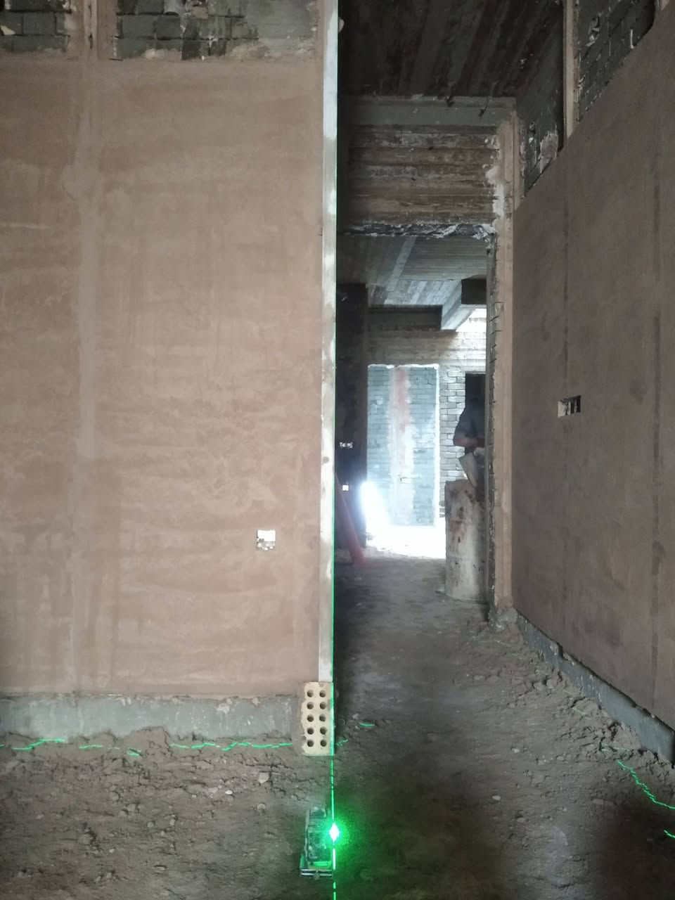 تحية طيبة معطرة تم انهاء اعمال البياض لمنزلين بمنطقة المنصور  حسب المواصفات الهندسية المطلوبة بالليزر وشكرا  ابو سلام ***********
