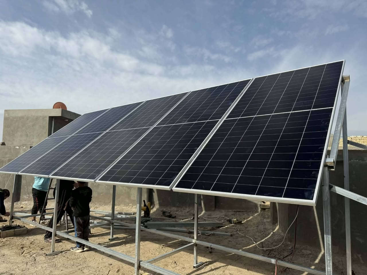 اليوم على بركة الله بيت الاخ كريم محمد المياحي واخوه باسم محمد المياحي يودعان الانقطاع بالتيار الكهربائي
***********
