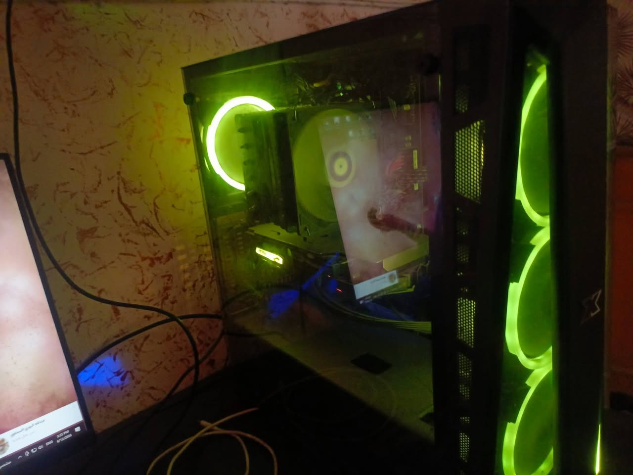السلام عليكم حاسبه للبيع 
AMD Ryzen 5 3500X
كرت الشاشة: NVIDIA GTX 1660 MSI Gaming X (6GB)
الرام: 32GB DDR4 بتردد 3200MHz
اللوحة الأم: B450
التخزين:
SSD سعة 256GB
HDD سعة 1TB
مبرد المعالج: Thermalright Peerless Assassin 120

ملحقات 
كيبورد v900 او تريد كيبورد ريد راغون بل صوره
شاشه كيم اون ips 120 هرتز
ماوس باد طويله
سماعه كيمنك شغاله بس بيها خلل ما ياثر عليها بشكل عام 
وميز طول 120 ارتفاع 72 عرض 60 هيج 
ماوس بلاتوث بس يحتاج قطعه بلاتوث للحاسبه 
سبيكر 2 
قيم بما يرضي الله كامله ابيع


**إذا كنت صاحب هذا الإعلان وتريد حذفه لأي سبب، رجاءا أرسل رسالة إلى الدعم الفني**