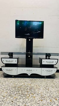 ميز • بغداد