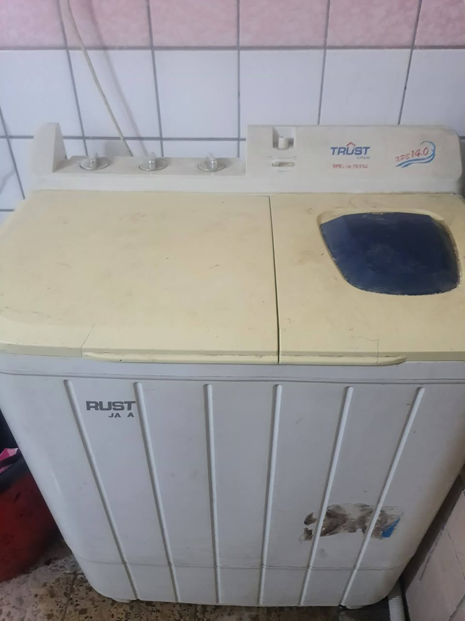 غسالة ماركة Trust
اليابانية نظيفة حوضين
السعر مناسب : 75 وبيهة مجال 
ويوجد توصيل داخل بغداد فقط 
العنوان بغداد : البياع
للاتصال : ***********
متوفر وتس اب
