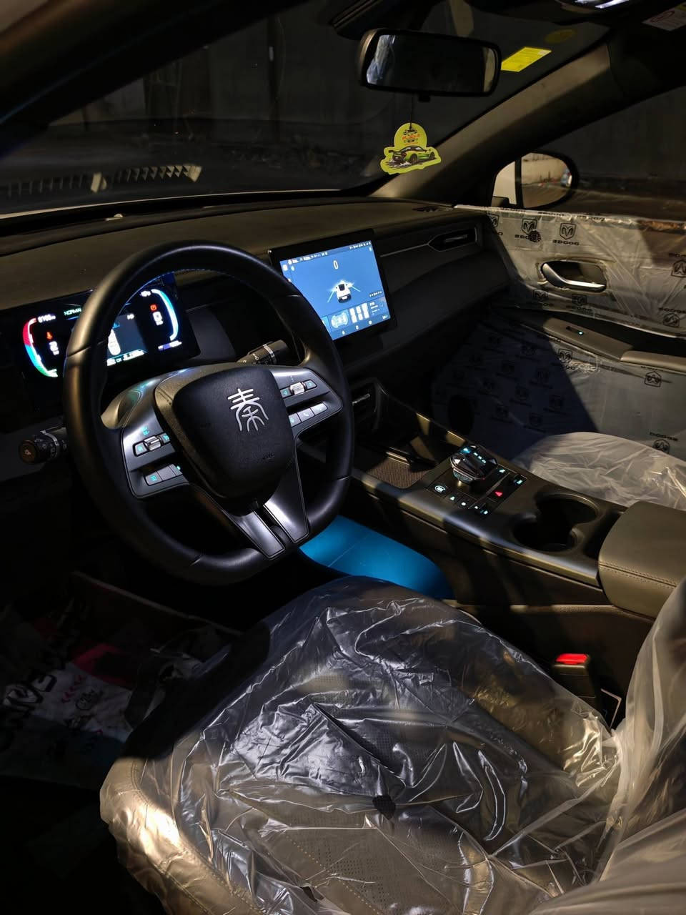 السلام عليكم
بي واي دي چن بلس BYD Qin plus
للبيع نقداً فقط .. موديل 25
ماشيه الفين EV والفين HEV يعني زيروو
مواصفاتها معروفة
مرقم انكليزي بغداد بأسمي تحويل ثاني يوم
بيها ضربة خفيفة مال تكتك بالباب الورة السايق راجعة بارد نفسها
غراض كاملات بصمه كارت كاعيات حوضيه شاحنة اصلية شركة
السعر 18,900 دينار وبيه مجال قلييييل حگ الجية
مكاني بغداد مدينة الصدر قطاع 5
للاستفسار اكثر *********** بي واتساب
ما متواجد ع الفيس
