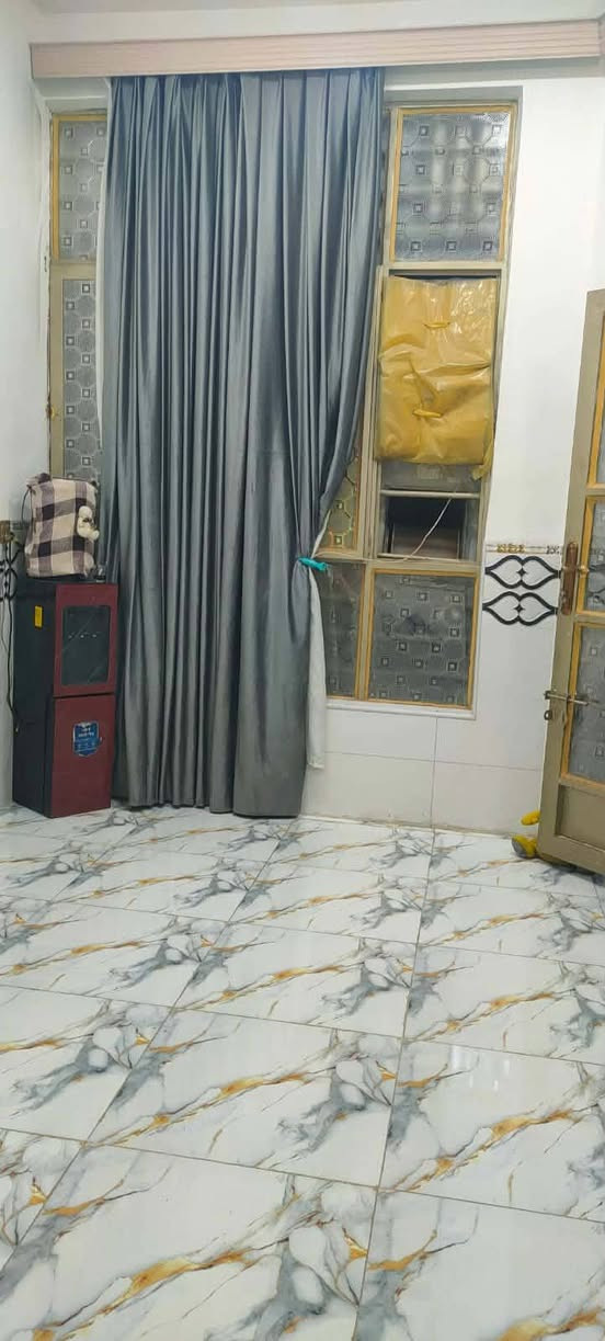 مشتمل  للبيع
 مساحته  ١٠٠ متر 
العنوان.. #زين_القوس  شارع  الشيرازي   قرب #مدرسة_عمود_الدين  

يتكون من طابقين   
الطابق الأول. غرفه  واصاله واستقبال ومطبخ وصحيات  
الطابق االثاني  غرفه  واصاله  وصحيات.   

ملاحظه الطابق الثاني عوزه لبخ وبياض  

 لسعر ٨٨ وبي مجال


**إذا كنت صاحب هذا الإعلان وتريد حذفه لأي سبب، رجاءا أرسل رسالة إلى الدعم الفني**